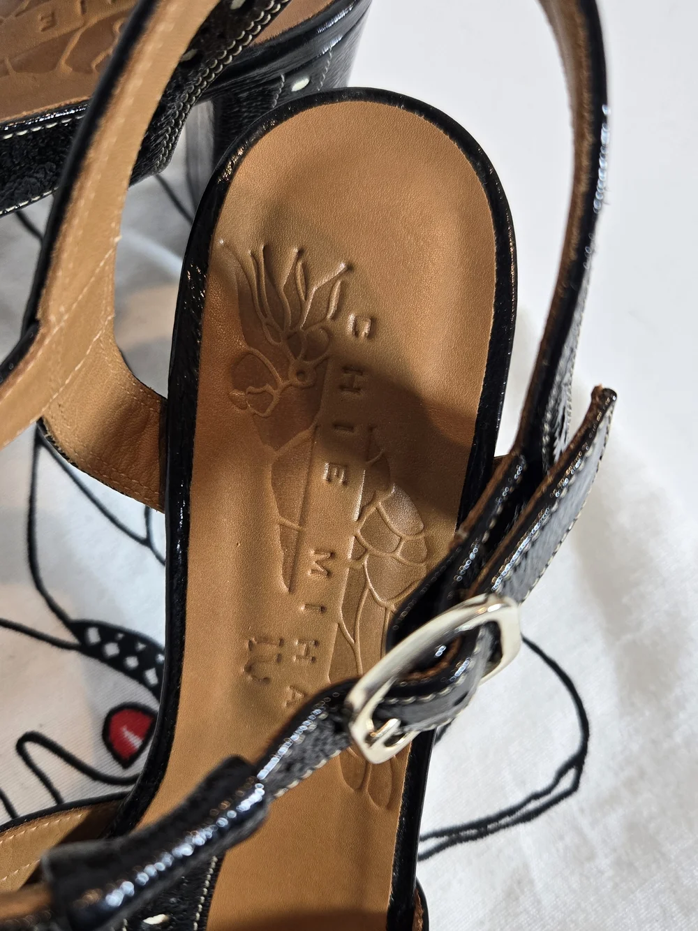 Chie Mihara Black Patent Leather Studded Block Heel Sandals - Picture 5 of 6